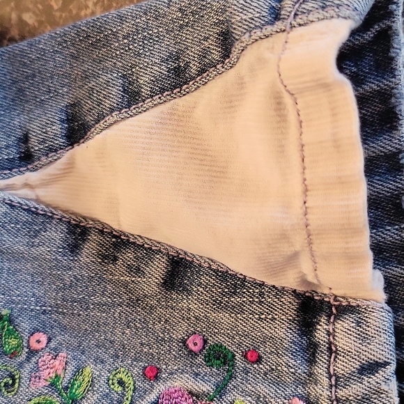 Embroidered light wash flare denim jeans - Picture 5 of 6